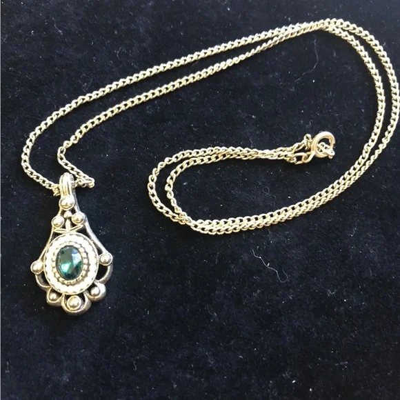 102 Avon Gold Necklace and Earring with Green Accent Set - Picture 2 of 5